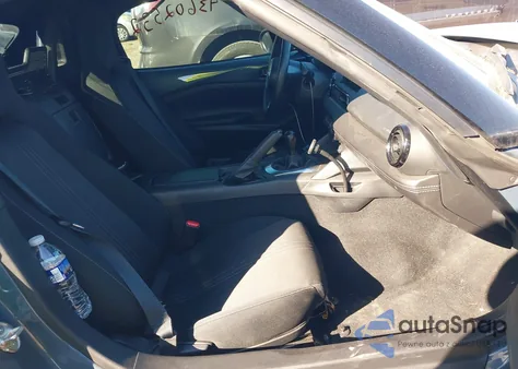 2021 Mazda Mx-5 Miata Club z USA, uszkodzony, nr VIN JM1NDAC79M0457131